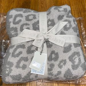 Barefoot dreams in the wild throw